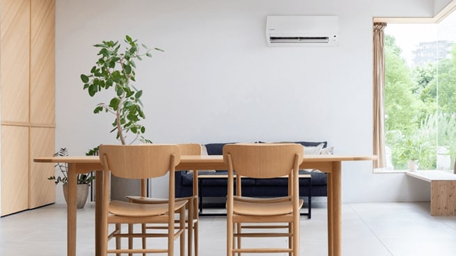 冷房と除湿の違いって？エアコンの効率的な使用方法や気になる電気代を解説