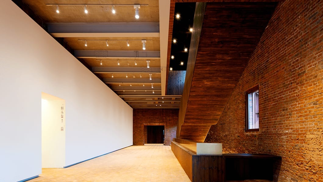弘前れんが倉庫美術館 様