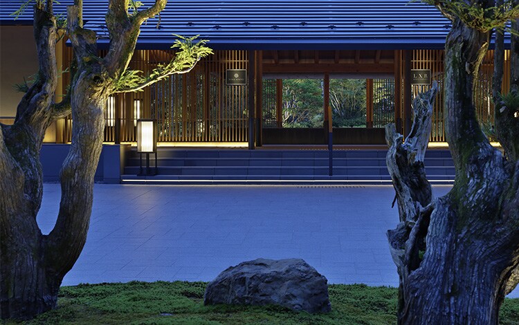 ROKU KYOTO, LXR Hotels & Resorts 静謐な空気が漂うアライバル棟。
