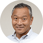 左：校長 西村桂 様