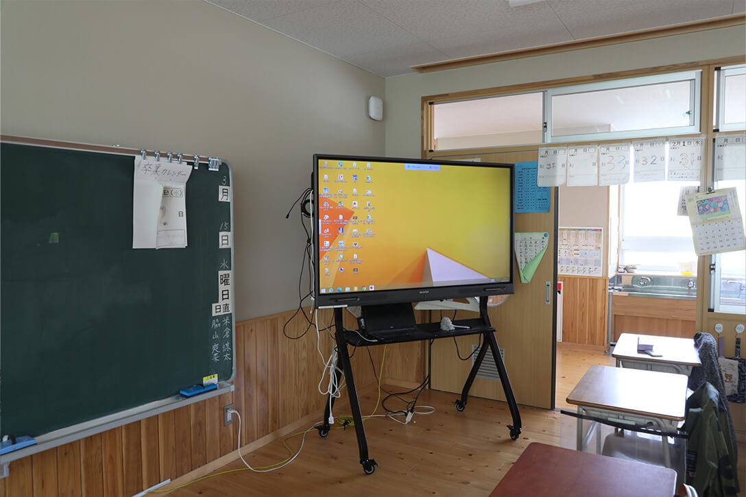 唐津市立鏡山小学校 様（佐賀県）