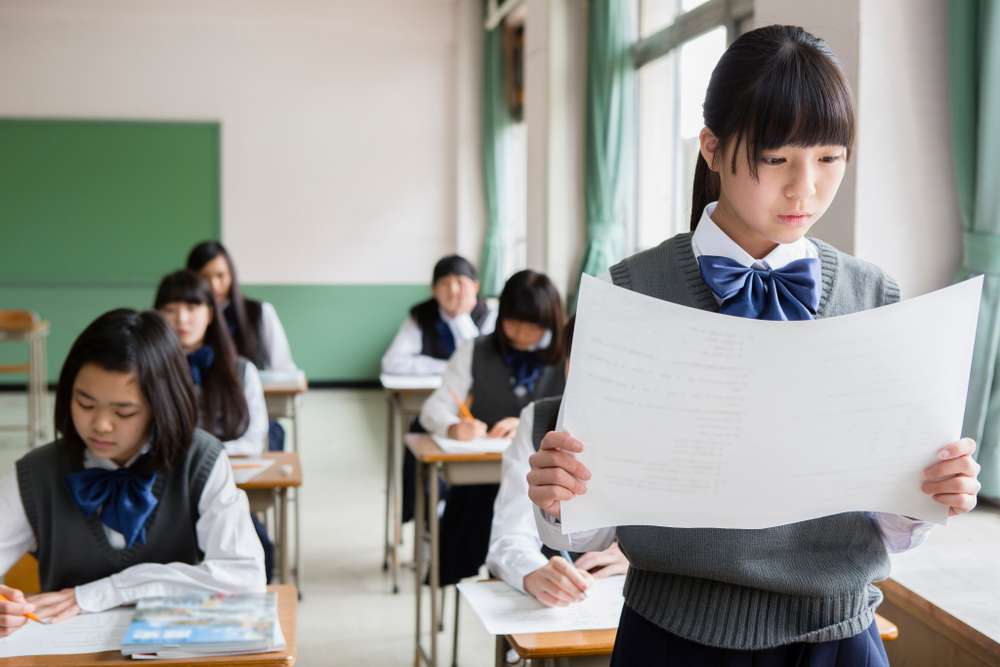 発表している生徒