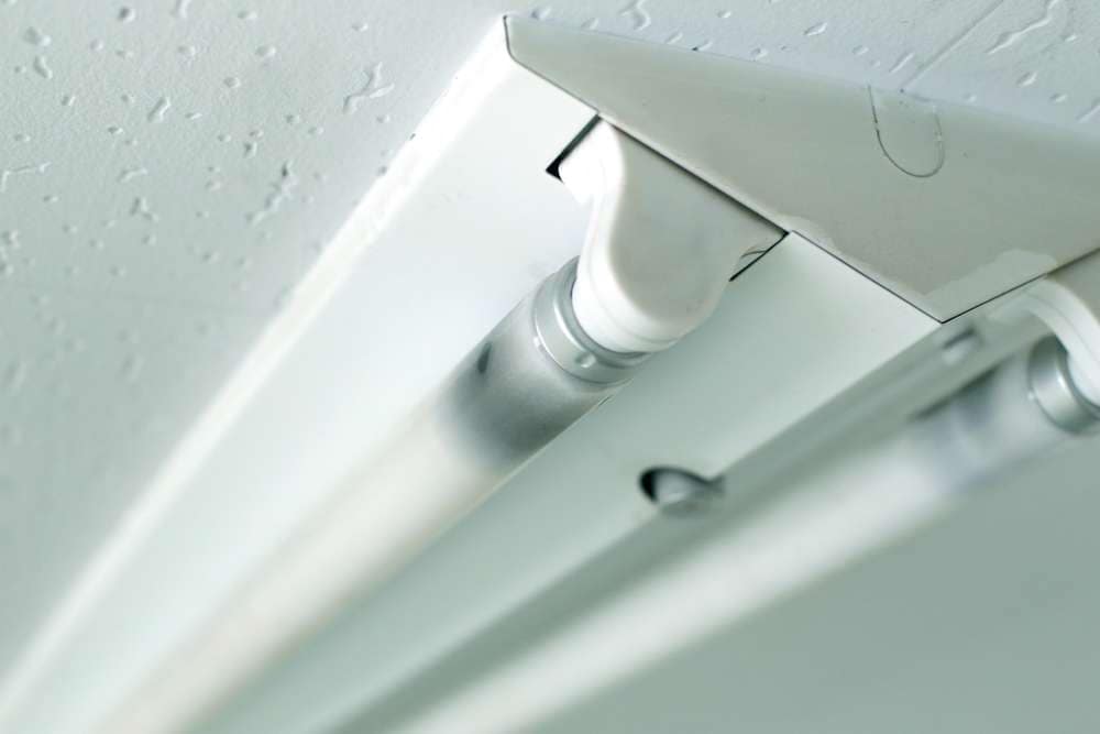 交換予定の蛍光灯