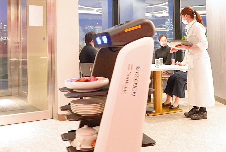 スタッフはお客さまへのサービス提供に注力