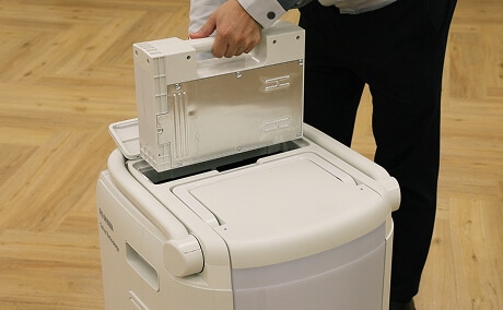 着脱式バッテリー