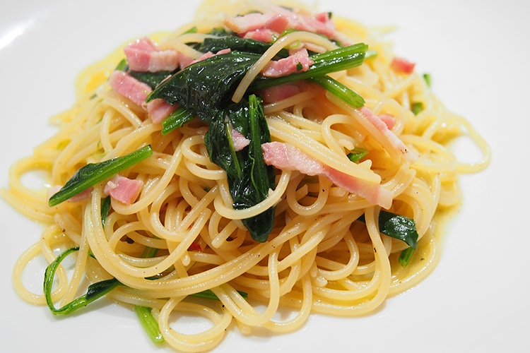 ほうれん草とベーコンのパスタ
