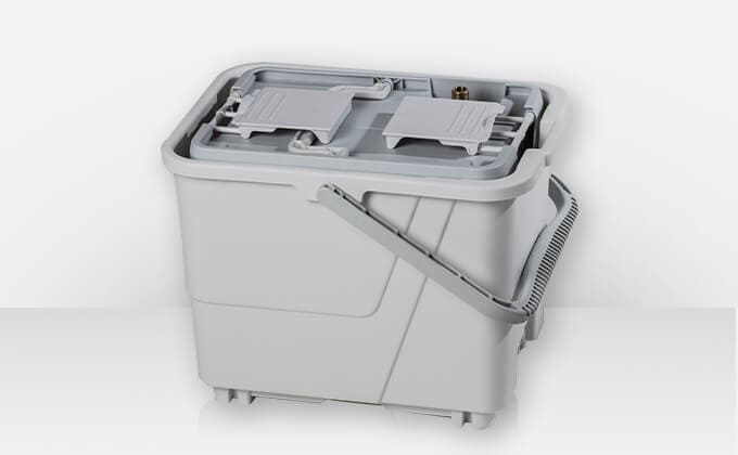 使用しないときには、本体をタンク内に収納できる。
