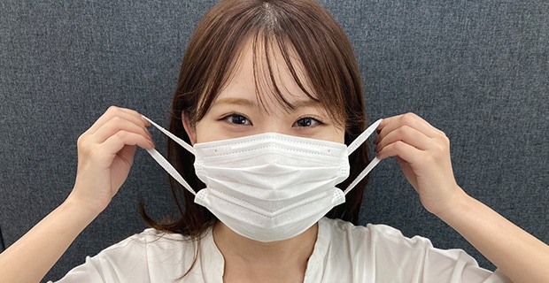 マスクの表面には触れない