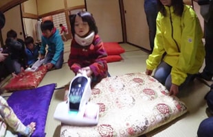 ふとんクリーナーで座布団もお手入れ