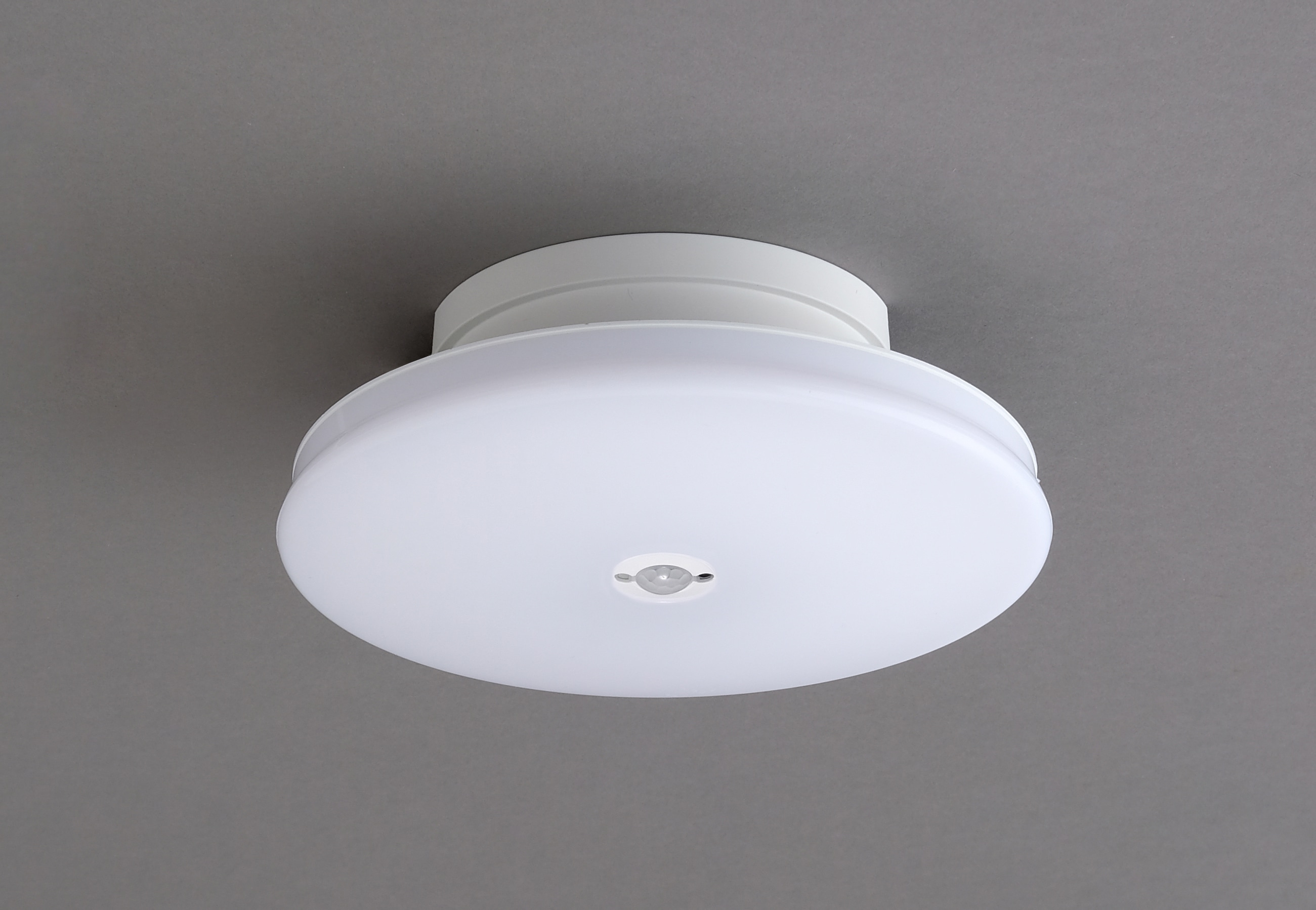 LED薄形小型ｼｰﾘﾝｸﾞﾗｲﾄ　1200lm　昼光色　ｾﾝｻｰ付 SCL12DMS-UU商品画像
