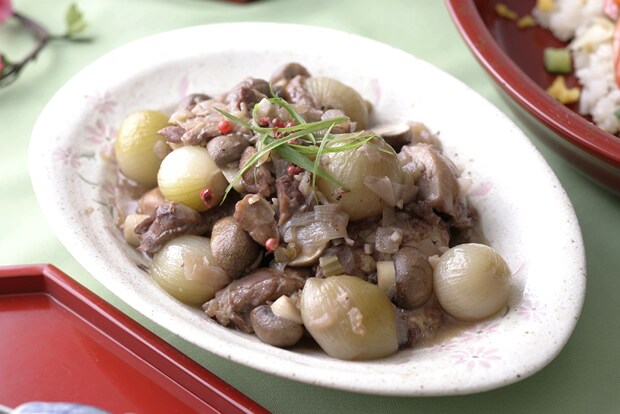鶏肉の赤ワイン煮