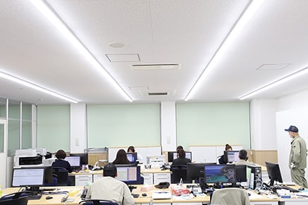 オフィスや休憩スペースイメージ写真