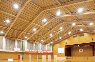 学校体育館向け　高天井用LED照明