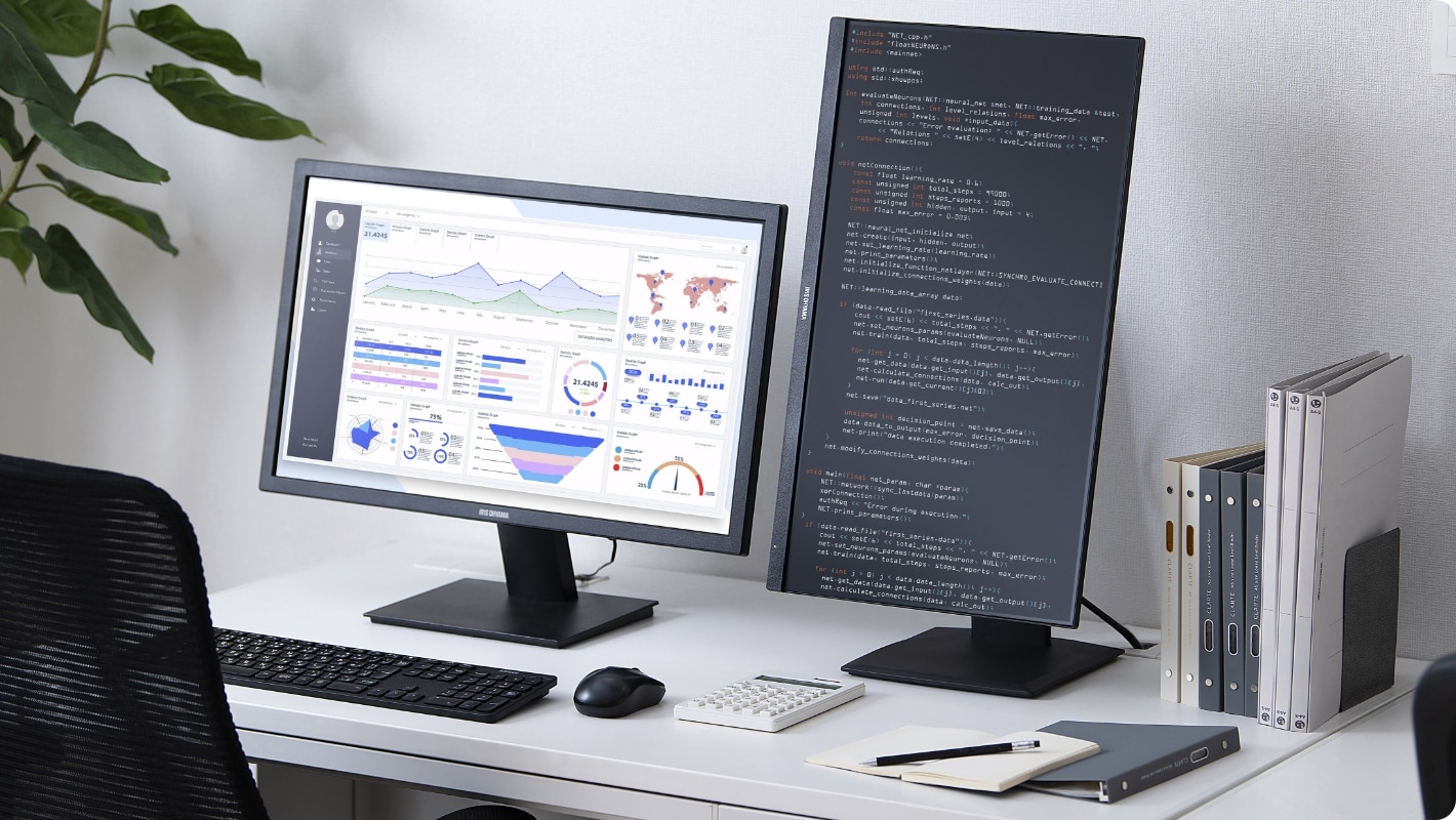 小型モニター：家でも快適な作業空間、同時作業がしやすい