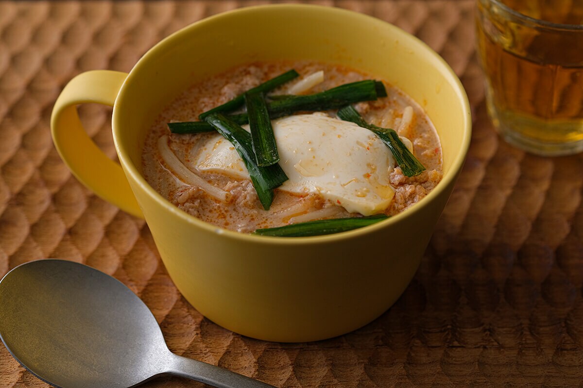 もやしと豆腐の担々風ごま味噌スープ