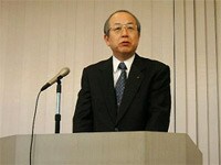 祝辞を述べる大山社長