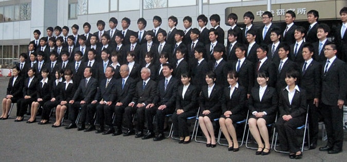 集合写真(大卒新入社員)