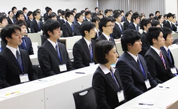 入社式の様子