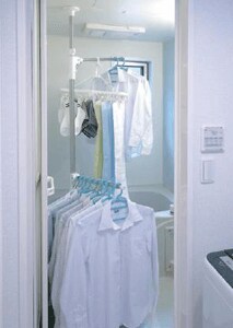 浴室突っ張り物干し