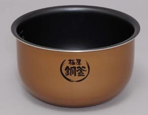 厚さ3mm の極厚銅釜でふっくら美味しく炊き上げる