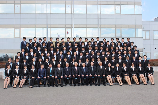 集合写真(大卒新入社員)