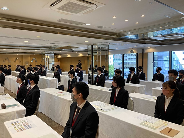 アイリスグループ 2022年度大卒・高専卒入社社員 過去最大規模349名の内定式を実施