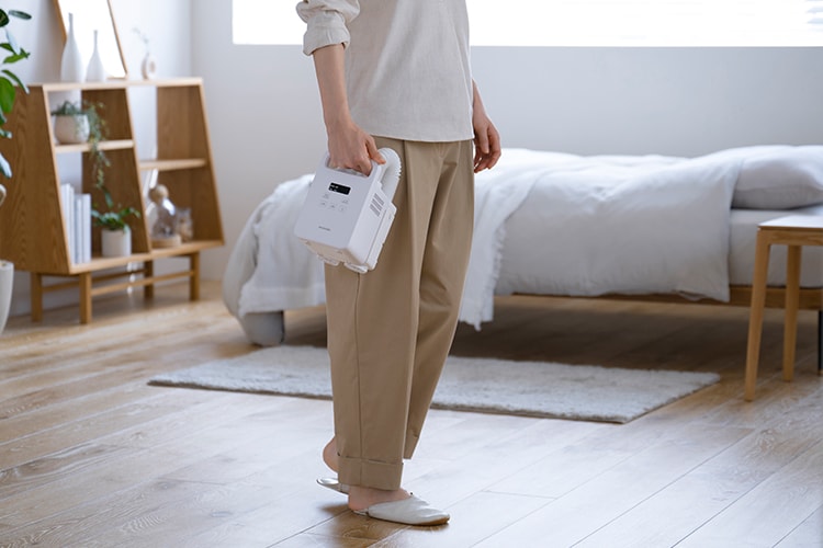 ふとん乾燥機 カラリエmini TURBO ツインノズルシーン