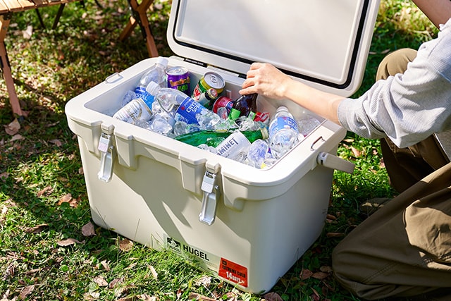 HUGEL真空断熱クーラーボックス 釣り使用シーン