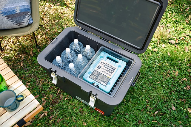 保冷剤も入れられるインナートレー付き