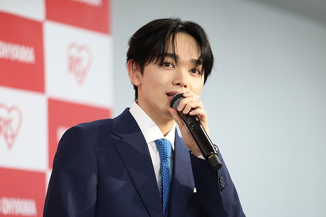 アイリスグループ入社式　サプライズ登場した宮世 琉弥さん