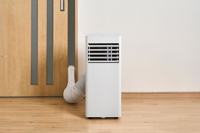 ドアの隙間から排熱する隙間用アタッチメント