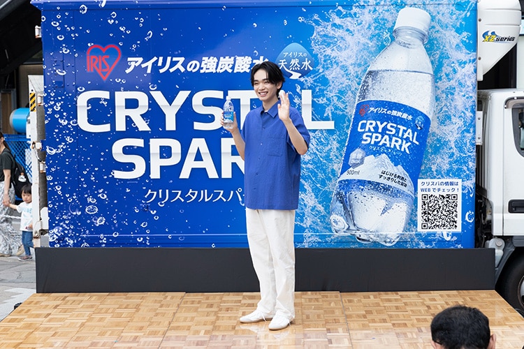 CRYSTAL SPARK 爽快スプラッシュの様子