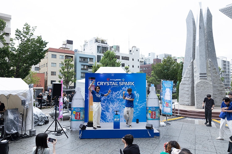 CRYSTAL SPARK 爽快スプラッシュの様子