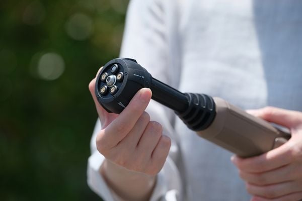 アイリスオーヤマ 充電式ハンディウォッシャー JHW-201 充電式ハンディウォッシャー ホワイト JHW-201