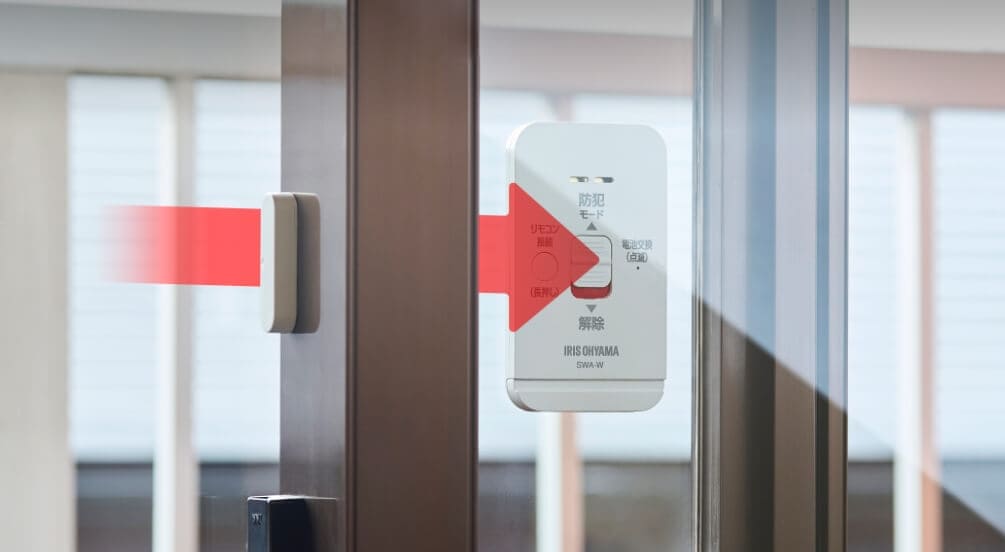 薄型設計窓の開閉に干渉しない