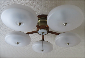 シャンデリアタイプの照明器具