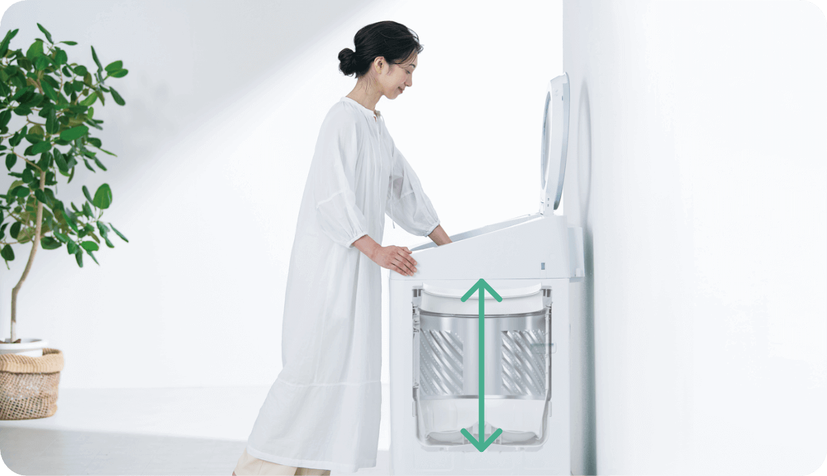 洗濯機の前側が低いからラクな姿勢で取り出せる