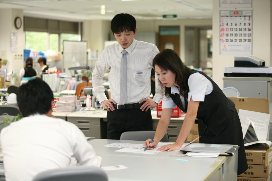社員のデスクからパソコンをなくしたら新商品開発が増えた？