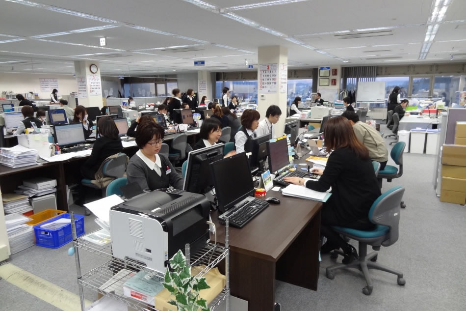 社員のデスクからパソコンをなくしたら新商品開発が増えた？